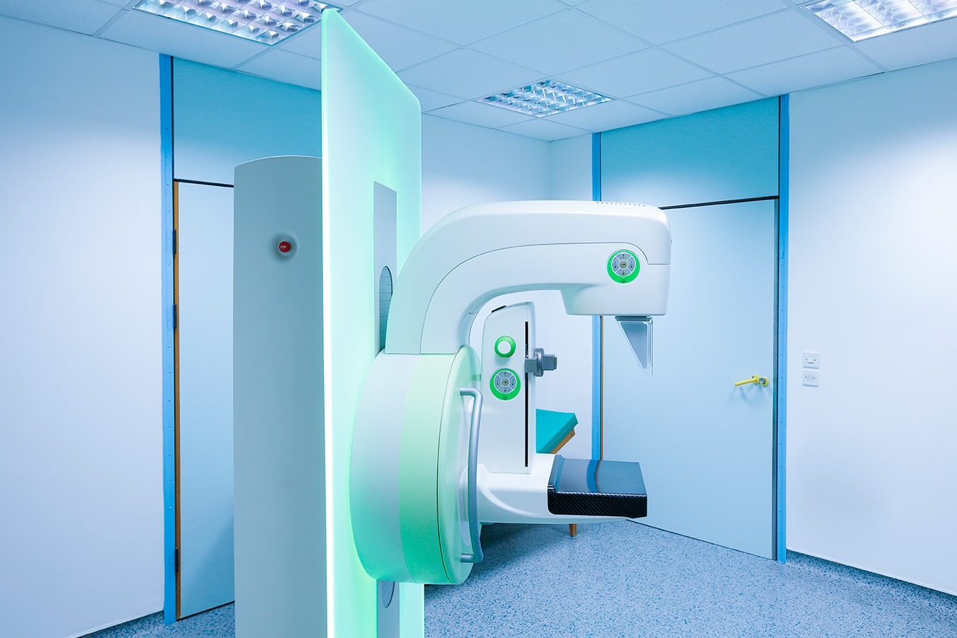 Mamografía 3D con tomosíntesis y esterotaxia en DRN Radiología, clínica radiológica en Marbella, Málaga.